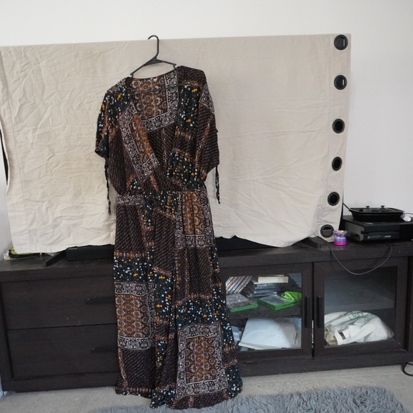 Plus Size Tribal Knot Cuff Dress - Picture 3 of 3